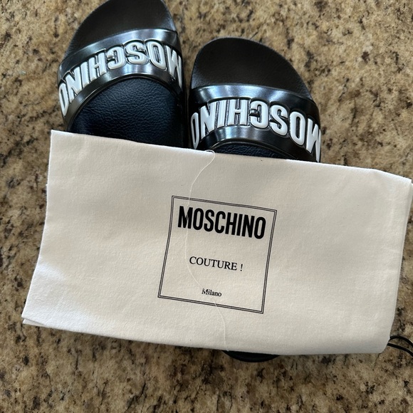 Moschino Couture Pool Slides - Picture 7 of 9